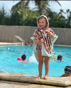 Hooded towel (mermaid fun print)